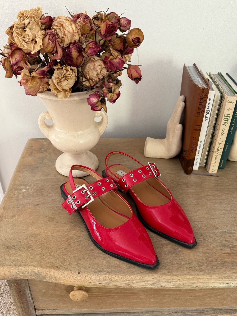 Steve Madden Red Patent Pointed Mary Jane Flats with Stud Buckle - Picture 4 of 4